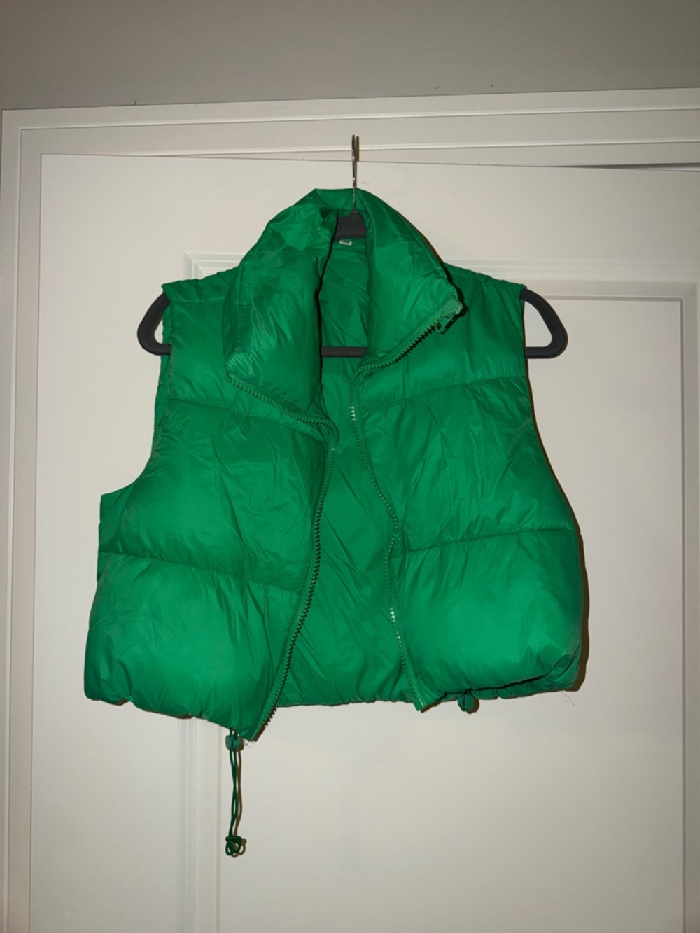 Green Puffer Vest - Cropped Sleeveless Jacket